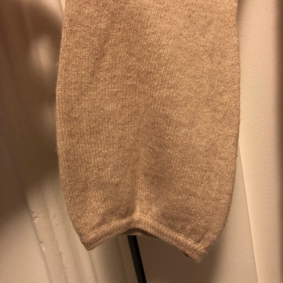 100% Cashmere Camel Sweater - Picture 2 of 4